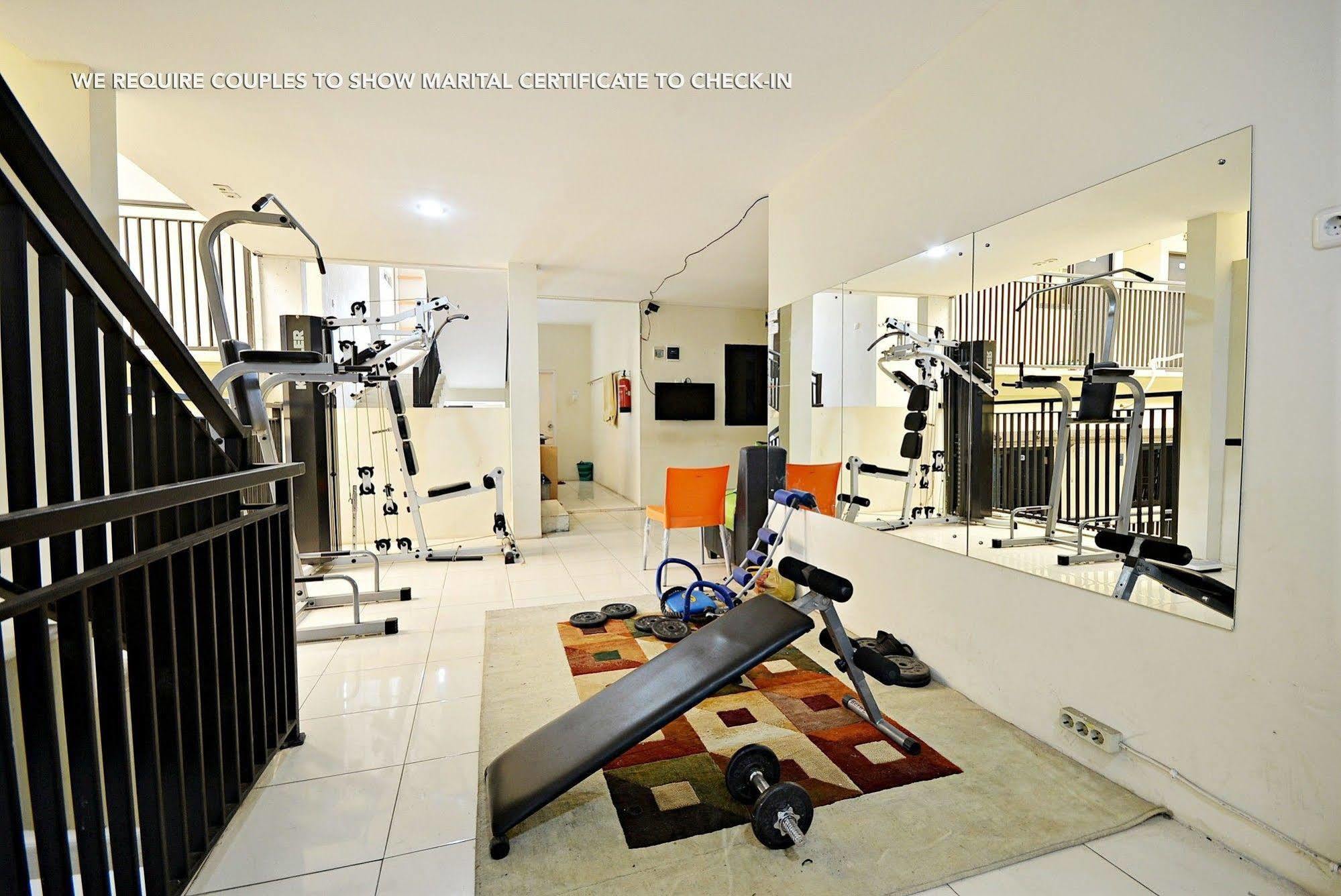Zen Rooms Kuningan Syariah Jakarta Eksteriør bilde