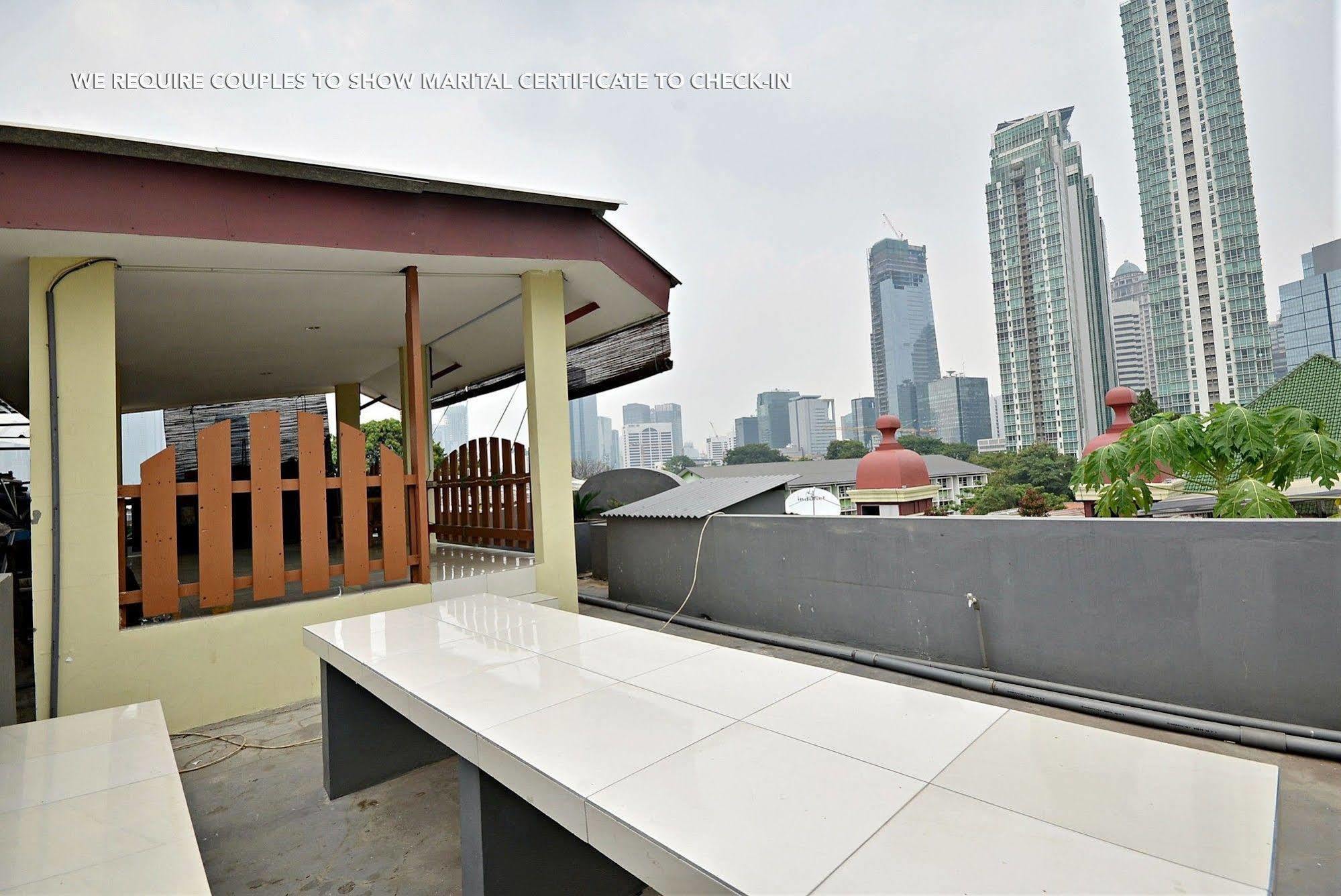 Zen Rooms Kuningan Syariah Jakarta Eksteriør bilde